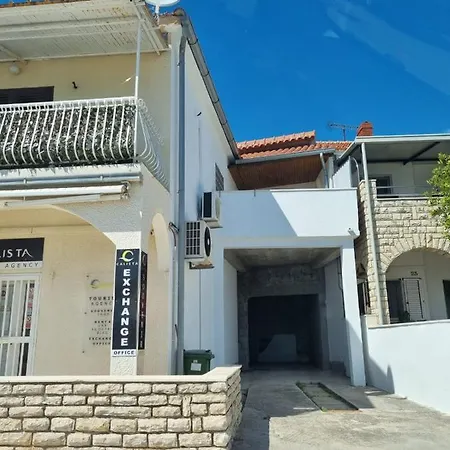 Apartment Smoljic *